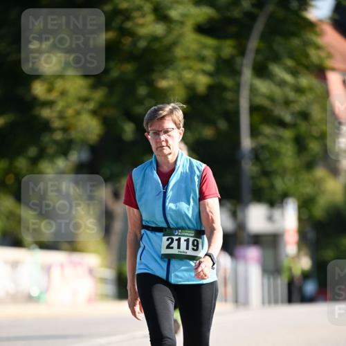 01.09.2024 - BARMER Alsterlauf Dr. Thomas Lammeyer http://msf.ph/oto/6919044 01.09.2024 09:51:08 Laufen 35, 2119 meine-sportfotos.de