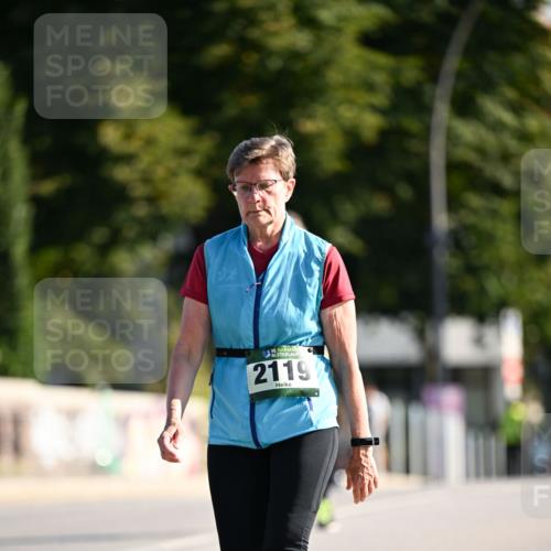 01.09.2024 - BARMER Alsterlauf Dr. Thomas Lammeyer http://msf.ph/oto/6919065 01.09.2024 09:51:09 Laufen 2119 meine-sportfotos.de