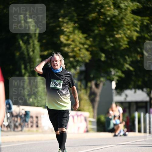 01.09.2024 - BARMER Alsterlauf Dr. Thomas Lammeyer http://msf.ph/oto/6919131 01.09.2024 09:51:11 Laufen 3598 meine-sportfotos.de