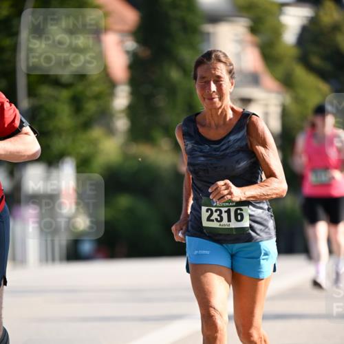 01.09.2024 - BARMER Alsterlauf Dr. Thomas Lammeyer http://msf.ph/oto/6919845 01.09.2024 09:51:39 Laufen 2316 meine-sportfotos.de