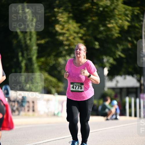 01.09.2024 - BARMER Alsterlauf Dr. Thomas Lammeyer http://msf.ph/oto/6920604 01.09.2024 09:52:17 Laufen 4775 meine-sportfotos.de
