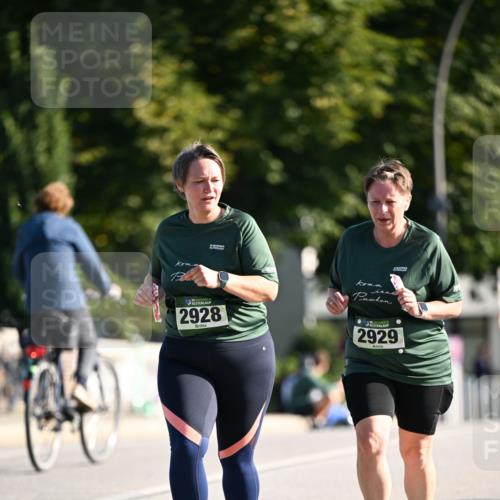 01.09.2024 - BARMER Alsterlauf Dr. Thomas Lammeyer http://msf.ph/oto/6920750 01.09.2024 09:52:33 Laufen 35, 2928, 2929 meine-sportfotos.de