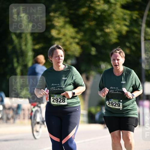 01.09.2024 - BARMER Alsterlauf Dr. Thomas Lammeyer http://msf.ph/oto/6920759 01.09.2024 09:52:33 Laufen 35, 2928, 2929 meine-sportfotos.de