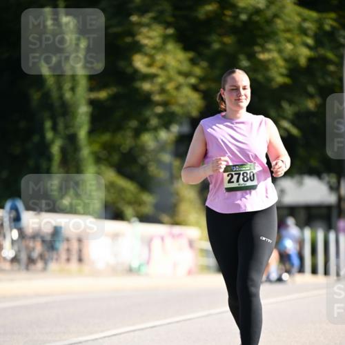 01.09.2024 - BARMER Alsterlauf Dr. Thomas Lammeyer http://msf.ph/oto/6920908 01.09.2024 09:52:55 Laufen 2780 meine-sportfotos.de