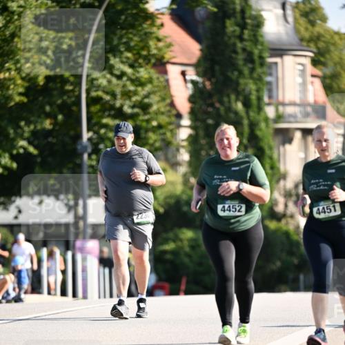 01.09.2024 - BARMER Alsterlauf Dr. Thomas Lammeyer http://msf.ph/oto/6920931 01.09.2024 09:52:59 Laufen 2230, 4452, 4451 meine-sportfotos.de