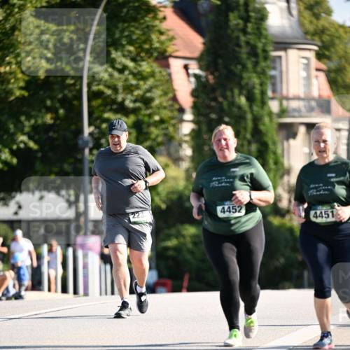 01.09.2024 - BARMER Alsterlauf Dr. Thomas Lammeyer http://msf.ph/oto/6920934 01.09.2024 09:52:59 Laufen 4452, 4451 meine-sportfotos.de