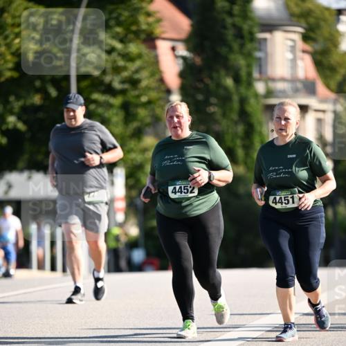 01.09.2024 - BARMER Alsterlauf Dr. Thomas Lammeyer http://msf.ph/oto/6920937 01.09.2024 09:53:00 Laufen 4452, 4451 meine-sportfotos.de