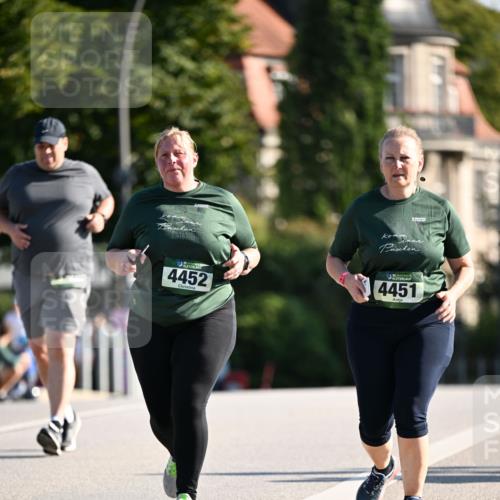 01.09.2024 - BARMER Alsterlauf Dr. Thomas Lammeyer http://msf.ph/oto/6920962 01.09.2024 09:53:01 Laufen 4452, 25, 4451 meine-sportfotos.de
