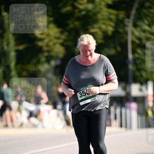 01.09.2024 - BARMER Alsterlauf Dr. Thomas Lammeyer http://msf.ph/oto/6921041 01.09.2024 09:53:23 Laufen 35, 350, 3566 meine-sportfotos.de