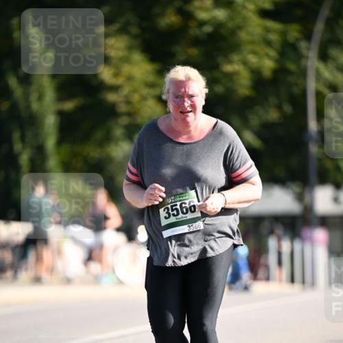 01.09.2024 - BARMER Alsterlauf Dr. Thomas Lammeyer http://msf.ph/oto/6921054 01.09.2024 09:53:24 Laufen 35, 3566, 3566 meine-sportfotos.de