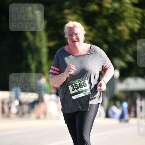 01.09.2024 - BARMER Alsterlauf Dr. Thomas Lammeyer http://msf.ph/oto/6921068 01.09.2024 09:53:24 Laufen 135, 3566, 3566 meine-sportfotos.de