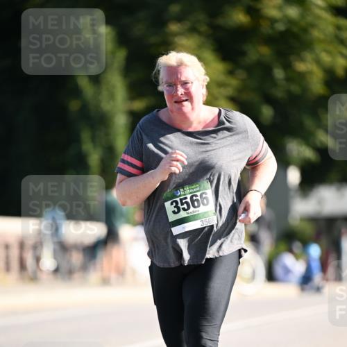 01.09.2024 - BARMER Alsterlauf Dr. Thomas Lammeyer http://msf.ph/oto/6921073 01.09.2024 09:53:24 Laufen 35, 3566, 3566 meine-sportfotos.de