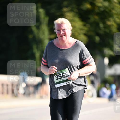 01.09.2024 - BARMER Alsterlauf Dr. Thomas Lammeyer http://msf.ph/oto/6921078 01.09.2024 09:53:25 Laufen 35, 3566, 3566 meine-sportfotos.de