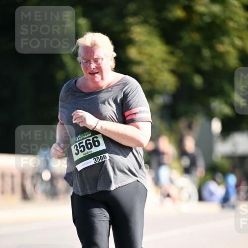 01.09.2024 - BARMER Alsterlauf Dr. Thomas Lammeyer http://msf.ph/oto/6921084 01.09.2024 09:53:25 Laufen 35, 3566, 3566 meine-sportfotos.de