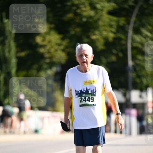01.09.2024 - BARMER Alsterlauf Dr. Thomas Lammeyer http://msf.ph/oto/6921090 01.09.2024 09:53:44 Laufen 35, 2449 meine-sportfotos.de
