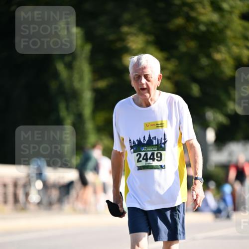 01.09.2024 - BARMER Alsterlauf Dr. Thomas Lammeyer http://msf.ph/oto/6921114 01.09.2024 09:53:45 Laufen 1113, 35, 2449 meine-sportfotos.de