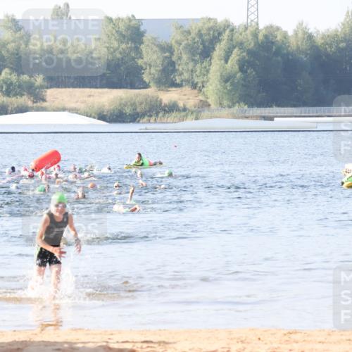 01.09.2024 - 17. Tribühne Triathlon Luisa Fischer http://msf.ph/oto/6921124 01.09.2024 09:01:58 Schwimmen 30 meine-sportfotos.de