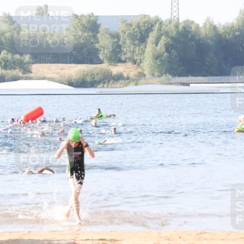 01.09.2024 - 17. Tribühne Triathlon Luisa Fischer http://msf.ph/oto/6921128 01.09.2024 09:01:59 Schwimmen 30 meine-sportfotos.de