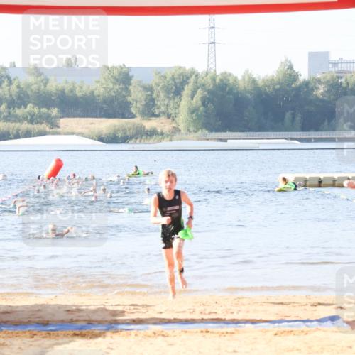 01.09.2024 - 17. Tribühne Triathlon Luisa Fischer http://msf.ph/oto/6921139 01.09.2024 09:02:00 Schwimmen 30 meine-sportfotos.de