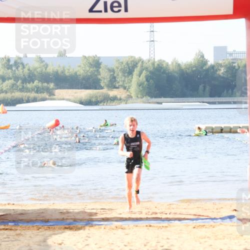 01.09.2024 - 17. Tribühne Triathlon Luisa Fischer http://msf.ph/oto/6921144 01.09.2024 09:02:01 Schwimmen 30 meine-sportfotos.de