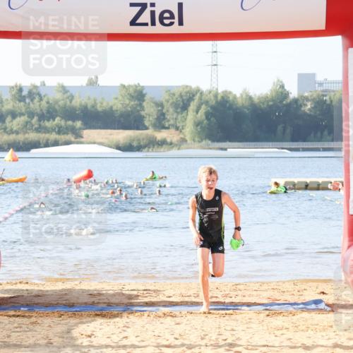 01.09.2024 - 17. Tribühne Triathlon Luisa Fischer http://msf.ph/oto/6921146 01.09.2024 09:02:01 Schwimmen 30 meine-sportfotos.de