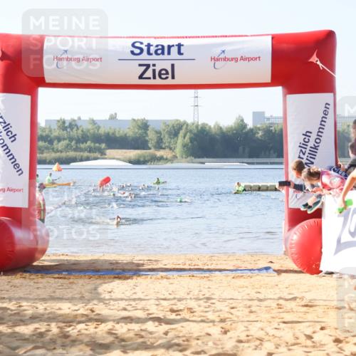 01.09.2024 - 17. Tribühne Triathlon Luisa Fischer http://msf.ph/oto/6921159 01.09.2024 09:02:03 Schwimmen 30 meine-sportfotos.de