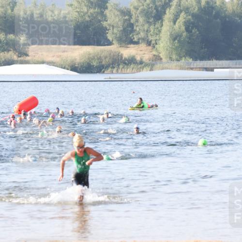 01.09.2024 - 17. Tribühne Triathlon Luisa Fischer http://msf.ph/oto/6921165 01.09.2024 09:02:08 Schwimmen 30, 42 meine-sportfotos.de