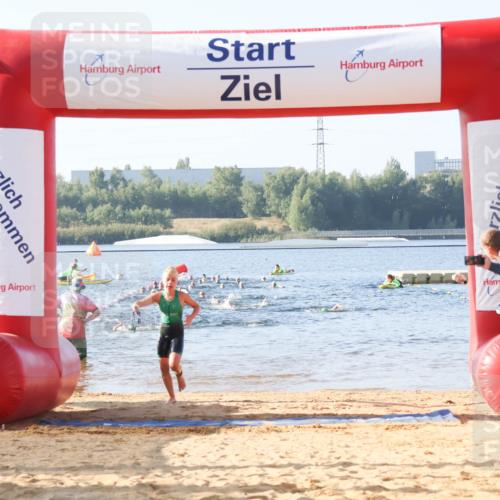01.09.2024 - 17. Tribühne Triathlon Luisa Fischer http://msf.ph/oto/6921182 01.09.2024 09:02:12 Schwimmen 42 meine-sportfotos.de