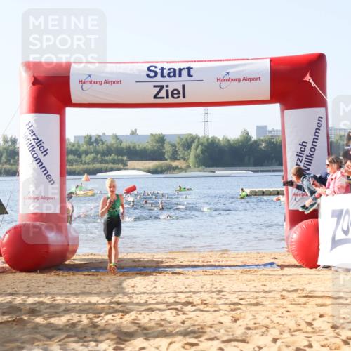 01.09.2024 - 17. Tribühne Triathlon Luisa Fischer http://msf.ph/oto/6921191 01.09.2024 09:02:14 Schwimmen 42 meine-sportfotos.de