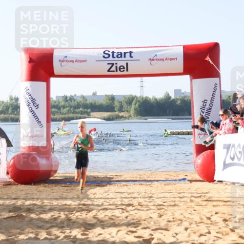 01.09.2024 - 17. Tribühne Triathlon Luisa Fischer http://msf.ph/oto/6921195 01.09.2024 09:02:14 Schwimmen 42 meine-sportfotos.de