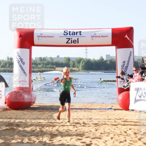 01.09.2024 - 17. Tribühne Triathlon Luisa Fischer http://msf.ph/oto/6921200 01.09.2024 09:02:16 Schwimmen 42 meine-sportfotos.de