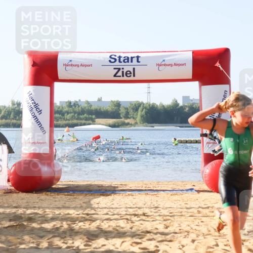 01.09.2024 - 17. Tribühne Triathlon Luisa Fischer http://msf.ph/oto/6921215 01.09.2024 09:02:17 Schwimmen 42 meine-sportfotos.de