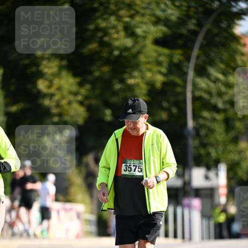 01.09.2024 - BARMER Alsterlauf Dr. Thomas Lammeyer http://msf.ph/oto/6921217 01.09.2024 09:53:54 Laufen 3575 meine-sportfotos.de