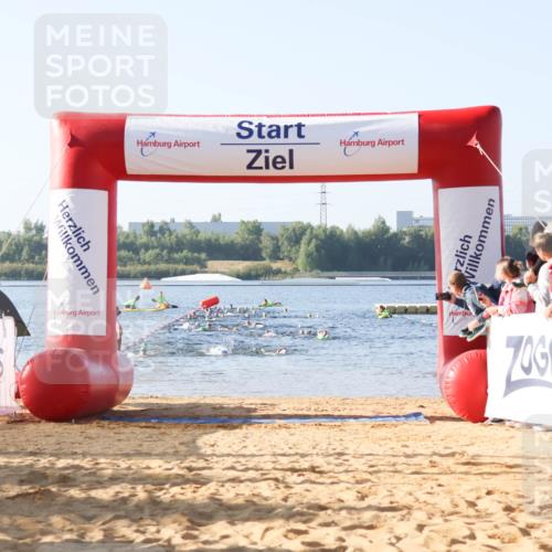 01.09.2024 - 17. Tribühne Triathlon Luisa Fischer http://msf.ph/oto/6921221 01.09.2024 09:02:18 Schwimmen 42 meine-sportfotos.de
