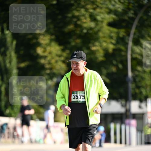 01.09.2024 - BARMER Alsterlauf Dr. Thomas Lammeyer http://msf.ph/oto/6921230 01.09.2024 09:53:55 Laufen 3575 meine-sportfotos.de