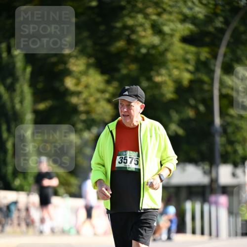 01.09.2024 - BARMER Alsterlauf Dr. Thomas Lammeyer http://msf.ph/oto/6921233 01.09.2024 09:53:55 Laufen 3575 meine-sportfotos.de