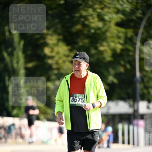 01.09.2024 - BARMER Alsterlauf Dr. Thomas Lammeyer http://msf.ph/oto/6921235 01.09.2024 09:53:55 Laufen 3575 meine-sportfotos.de