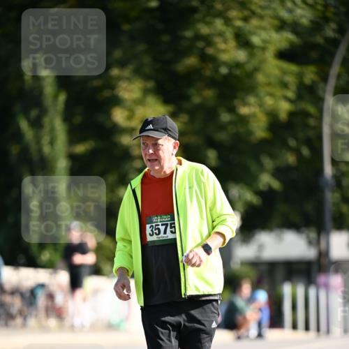01.09.2024 - BARMER Alsterlauf Dr. Thomas Lammeyer http://msf.ph/oto/6921241 01.09.2024 09:53:55 Laufen 135, 3575 meine-sportfotos.de