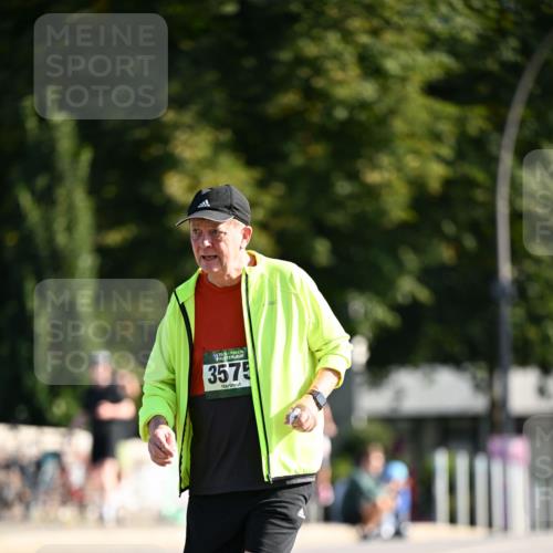 01.09.2024 - BARMER Alsterlauf Dr. Thomas Lammeyer http://msf.ph/oto/6921245 01.09.2024 09:53:56 Laufen 35, 3575 meine-sportfotos.de