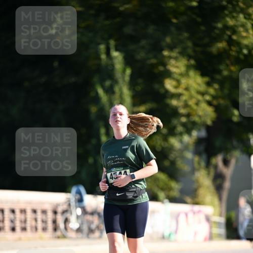 01.09.2024 - BARMER Alsterlauf Dr. Thomas Lammeyer http://msf.ph/oto/6921250 01.09.2024 09:54:04 Laufen 4544 meine-sportfotos.de