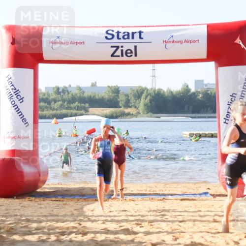 01.09.2024 - 17. Tribühne Triathlon Luisa Fischer http://msf.ph/oto/6921266 01.09.2024 09:02:31 Schwimmen 7, 11, 40, 43 meine-sportfotos.de