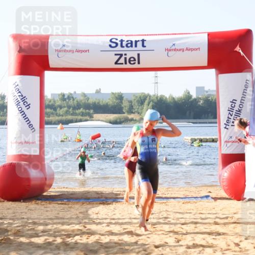 01.09.2024 - 17. Tribühne Triathlon Luisa Fischer http://msf.ph/oto/6921275 01.09.2024 09:02:32 Schwimmen 7, 11, 40, 43 meine-sportfotos.de