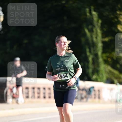 01.09.2024 - BARMER Alsterlauf Dr. Thomas Lammeyer http://msf.ph/oto/6921290 01.09.2024 09:54:04 Laufen 4544 meine-sportfotos.de