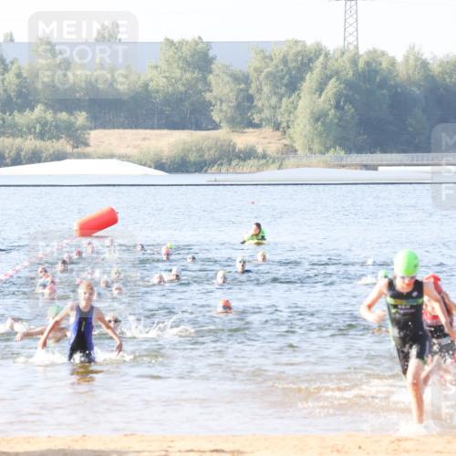 01.09.2024 - 17. Tribühne Triathlon Luisa Fischer http://msf.ph/oto/6921322 01.09.2024 09:02:42 Schwimmen 1, 25, 34, 37, 43 meine-sportfotos.de