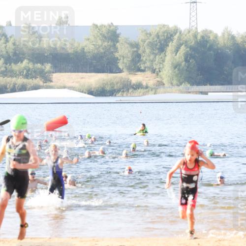 01.09.2024 - 17. Tribühne Triathlon Luisa Fischer http://msf.ph/oto/6921331 01.09.2024 09:02:44 Schwimmen 1, 25, 34, 37, 43 meine-sportfotos.de
