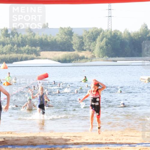 01.09.2024 - 17. Tribühne Triathlon Luisa Fischer http://msf.ph/oto/6921334 01.09.2024 09:02:45 Schwimmen 1, 25, 34, 37, 43 meine-sportfotos.de