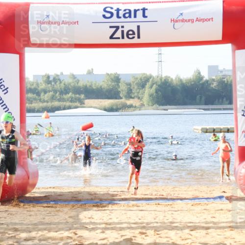 01.09.2024 - 17. Tribühne Triathlon Luisa Fischer http://msf.ph/oto/6921339 01.09.2024 09:02:45 Schwimmen 1, 25, 34, 37, 43 meine-sportfotos.de