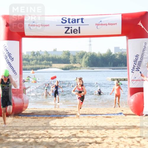 01.09.2024 - 17. Tribühne Triathlon Luisa Fischer http://msf.ph/oto/6921343 01.09.2024 09:02:46 Schwimmen 1, 25, 34, 37, 43 meine-sportfotos.de