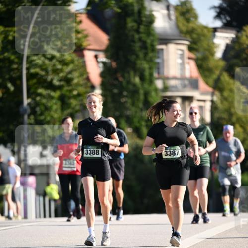 01.09.2024 - BARMER Alsterlauf Dr. Thomas Lammeyer http://msf.ph/oto/6921373 01.09.2024 09:54:10 Laufen 3388, 3387 meine-sportfotos.de