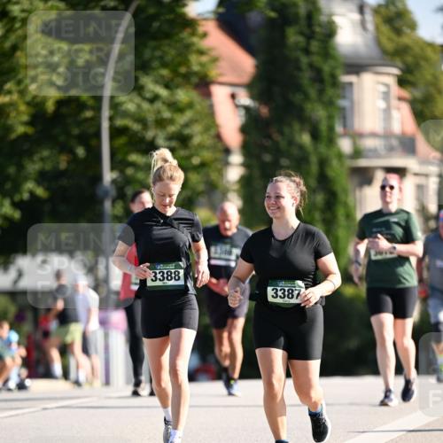 01.09.2024 - BARMER Alsterlauf Dr. Thomas Lammeyer http://msf.ph/oto/6921416 01.09.2024 09:54:11 Laufen 3388, 3387 meine-sportfotos.de